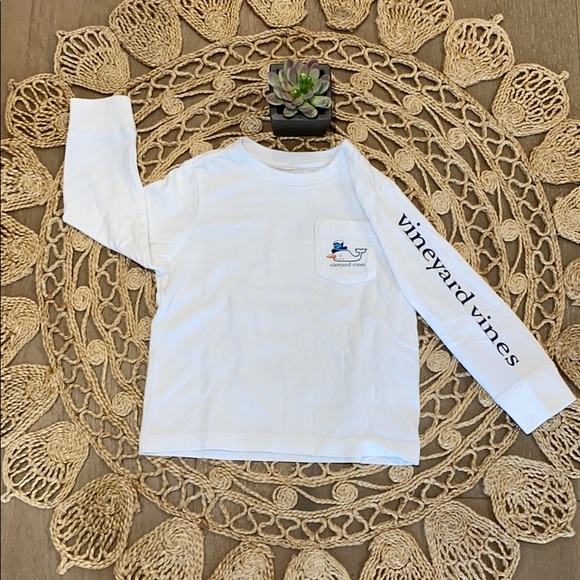 Vineyard Vines Other - White long sleeve top with top side pocket.